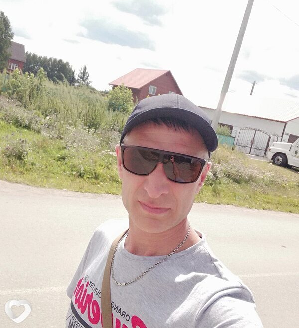 Артём