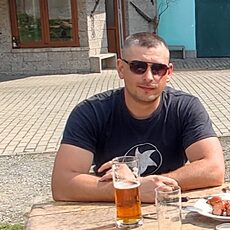 Артём