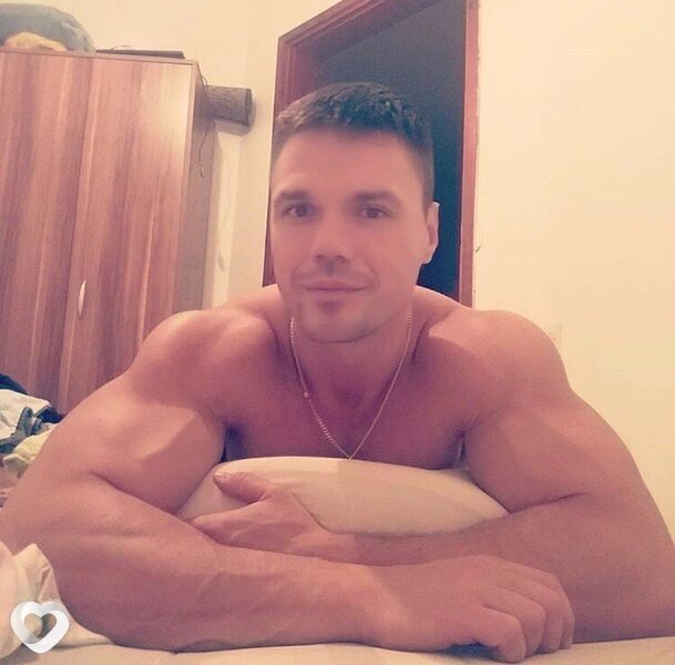 Артём