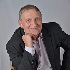 Артём