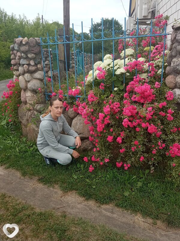 Оля