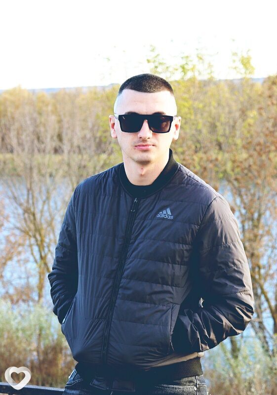 Женя