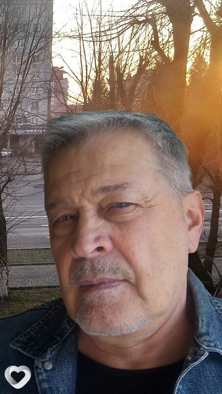 Артём