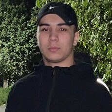 Артём