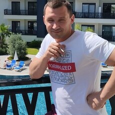 Артём