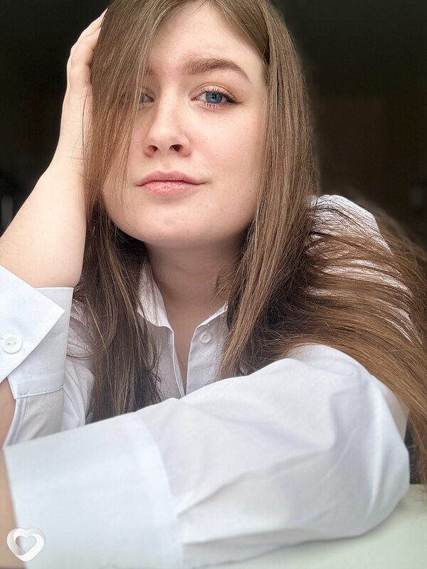 Оля