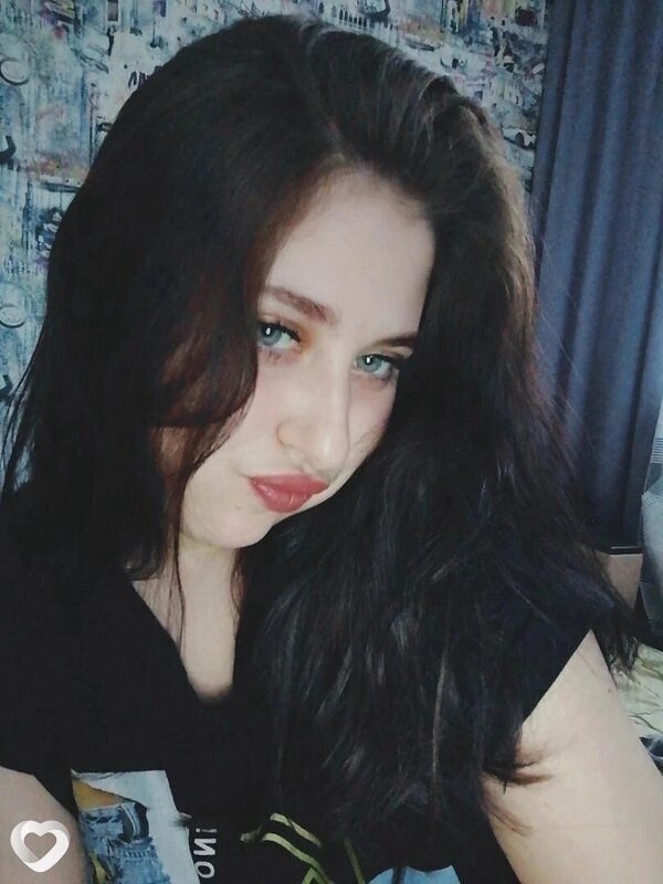 Оля