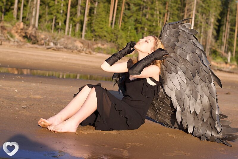Оля