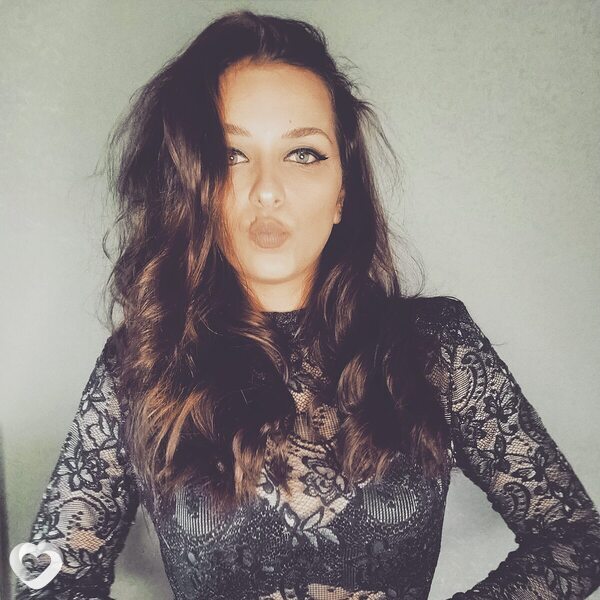 Аня