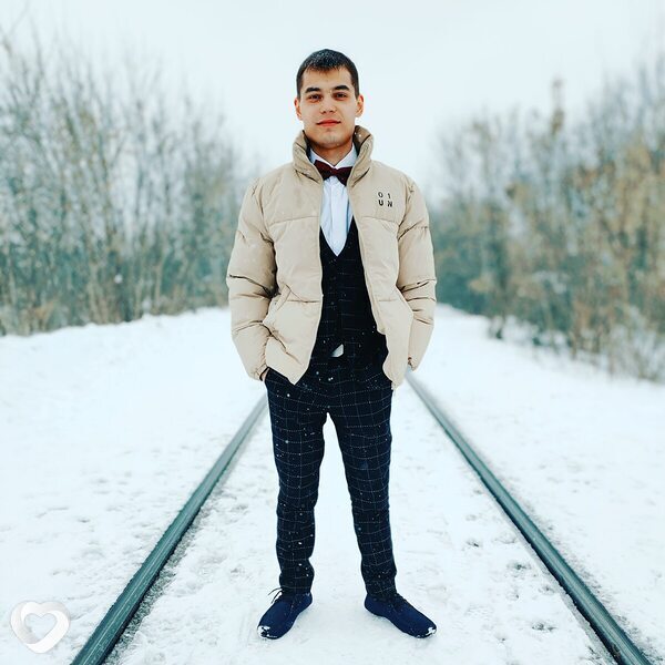 Толя