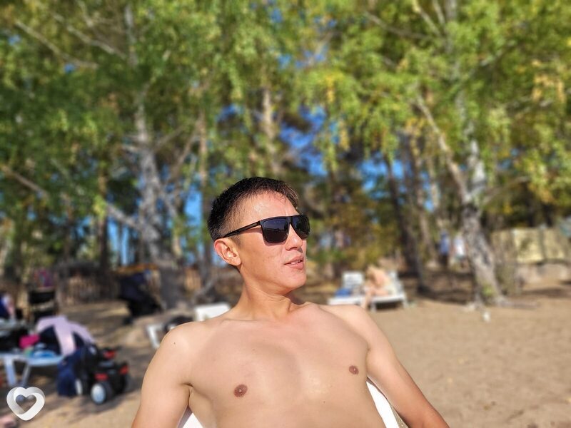Артём