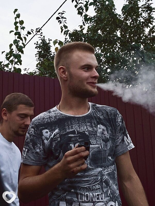 Артём