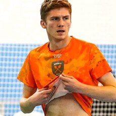 Артём