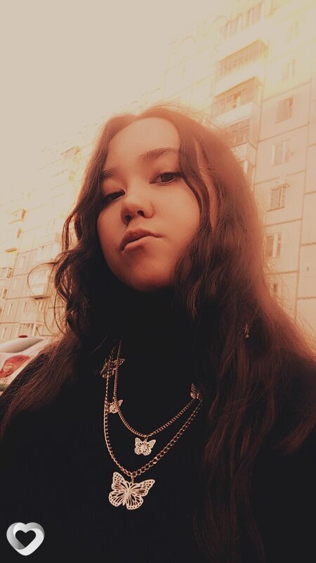 Оля