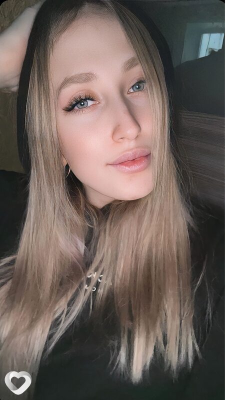 Оля