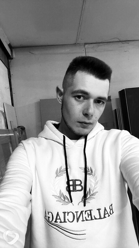 Артём