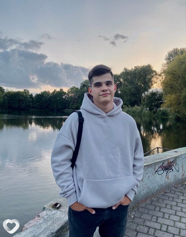 Женя