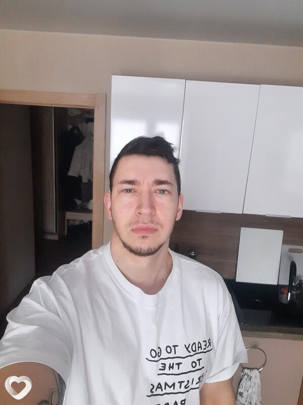 Артём