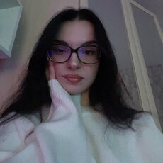 Оля