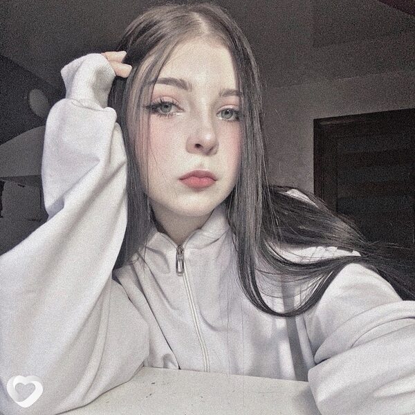 Оля
