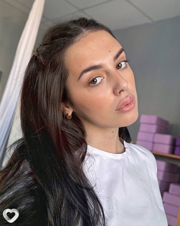 Аня