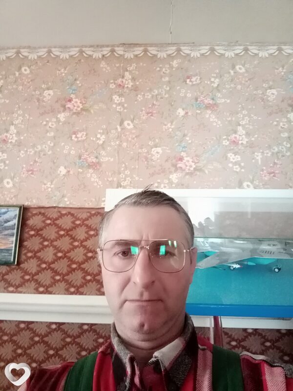 Артём