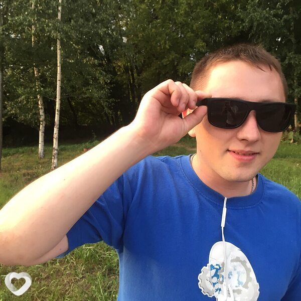 Артём